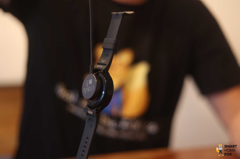 Кабель для зарядки Galaxy Watch 6 Classic.